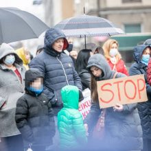 Tėvai protestuoja prieš vaikų testavimą: „Mokykla – ne laboratorija“