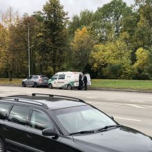 Gausios pareigūnų pajėgos krėtė prabangų BMW ir vairuotojo namus: rasta narkotikų