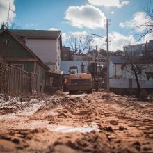 Lauko tualetų era dar nesibaigė – atskleidė, kuriuose Kauno mikrorajonuose gamtą teršia labiausiai