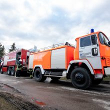 Ringauduose – sprogimas ir didžiulis gaisras: nukentėjo namo šeimininkas