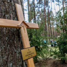 Kaune amžinojo poilsio atgulė A. Adamkienė: ji dovana nuo Dievo mums