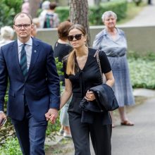 Kaune amžinojo poilsio atgulė A. Adamkienė: ji dovana nuo Dievo mums