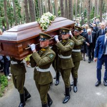 Kaune amžinojo poilsio atgulė A. Adamkienė: ji dovana nuo Dievo mums