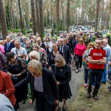 Kaune amžinojo poilsio atgulė A. Adamkienė: ji dovana nuo Dievo mums