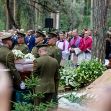 Kaune amžinojo poilsio atgulė A. Adamkienė: ji dovana nuo Dievo mums