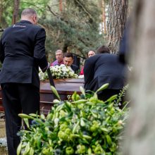 Kaune amžinojo poilsio atgulė A. Adamkienė: ji dovana nuo Dievo mums