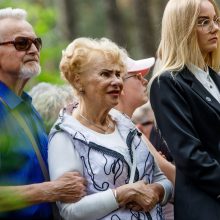 Kaune amžinojo poilsio atgulė A. Adamkienė: ji dovana nuo Dievo mums