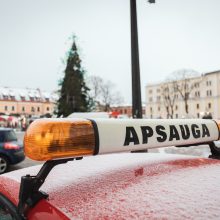 Sukrėsti kauniečiai po eglės padegimo: ką veikė apsaugininkai!?