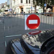 Laikinai uždaryta Maironio gatvės atkarpa piktina vairuotojus