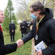 „Makabi“ stadiono vietą primins skulptūra Jonavos gatvėje