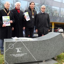 „Makabi“ stadiono vietą primins skulptūra Jonavos gatvėje