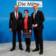 Kas pretenduoja pakeisti A. Merkel krikščionių demokratų sąjungos vadovės poste?