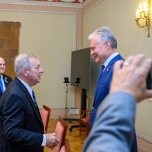 Prezidento ir JAV senatoriaus susitikime aptarti Baltijos šalių gynybos stiprinimo klausimai