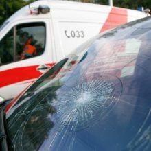 Nelaimė Šančiuose: moters vairuojama „Audi Q5“ partrenkė paauglį