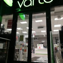 Kaune apvogta „Varlė.lt“ parduotuvė: vagys žaibiškai išnešė turto už 10 tūkst. eurų