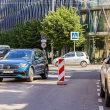 Netikėta kliūtis miesto centre kelia pavojų