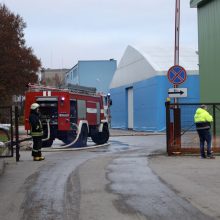 Garliavoje – didelis gaisras: užsiliepsnojo įmonė „Baltijos polistirenas“