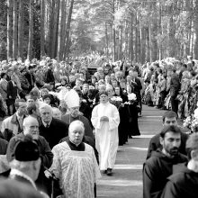 Pagarba: laidotuvių procesija Kauno gatvėmis nusitiesė kelis kilometrus.