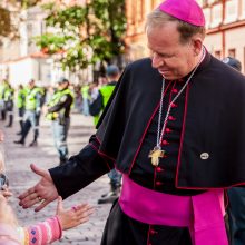 Popiežius kunigams ir vienuoliams: mes nesame Dievo valdininkai