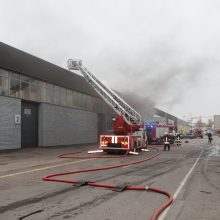 Kaune – gaisras buvusios radijo gamyklos teritorijoje