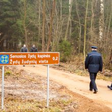 Vandžiogaloje atidarytas memorialas holokausto aukoms