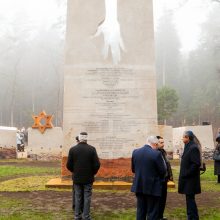 Vandžiogaloje atidarytas memorialas holokausto aukoms