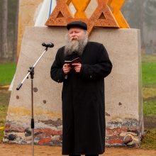 Vandžiogaloje atidarytas memorialas holokausto aukoms