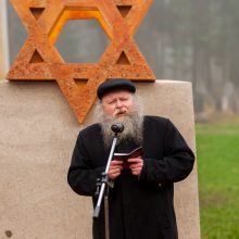 Vandžiogaloje atidarytas memorialas holokausto aukoms