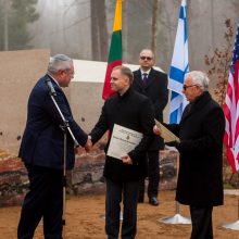 Vandžiogaloje atidarytas memorialas holokausto aukoms