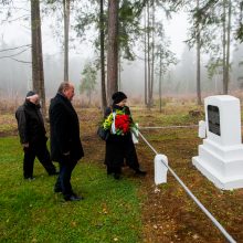 Vandžiogaloje atidarytas memorialas holokausto aukoms