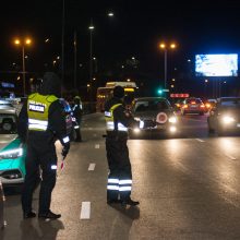 Reidas: policijos pareigūnai stabdė ir taksi, ir picos išvežiotojus