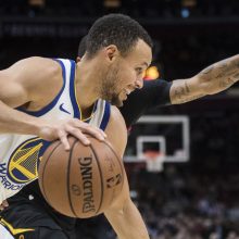 NBA: devyni S. Curry tritaškiai į „Cavs“ krepšį ir užsikirtęs L. Dončičius