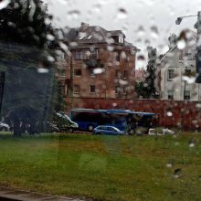 Uostamiestį skandino lietus: patvino gatvės, kiemai