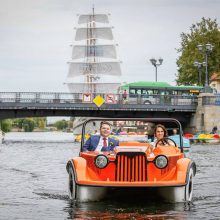 Nuotaika: klaipėdiečių tuoktuvėse netrūko ir jautrių, smagių akimirkų.