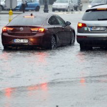 Mieste – nuolatinė potvynių grėsmė: klaipėdiečiai vėl skaičiuoja nuostolius