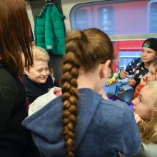 Į pajūrį šimtą vaikų išlydėjusią prezidentę nustebino traukinys