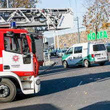 A. Juozapavičiaus prospekte užsidegė „Šilas“, dūmais apsinuodijo dvi darbuotojos