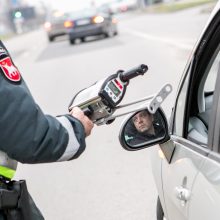 Pareigūnai nusitaikė į lakstūnus: vienas jų mieste skriejo 100 km/val. greičiu