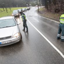 Drausmingiems vairuotojams – pareigūnų sveikinimai, nusižengėlių neužfiksuota