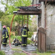 Po gaisro Aleksote belieka prašyti pagalbos: juk amžinai pas kaimynus negyvensi