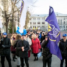 Ilgoje eisenoje – šimtmetį mininti S. Dariaus ir S. Girėno gimnazija