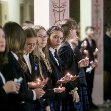 Kauno mokyklose – atminimo žvakelės ir dainos Sausio 13-ajai paminėti