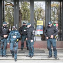 Kaune – ir vėl protestas prieš vaikų testavimą: tėvai laidojo laisvę ir demokratiją