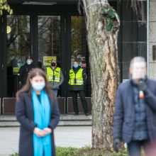 Tėvų protestas prieš vaikų testavimą buvo neteisėtas: organizatorei skirta bauda