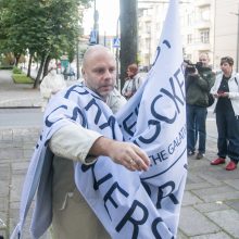 LGBT eisenos įžanga: „viešą nuodėmės demonstravimą“ tikintieji bandė atsverti maldomis 