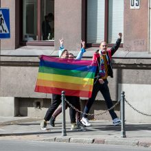 LGBT eisenos įžanga: „viešą nuodėmės demonstravimą“ tikintieji bandė atsverti maldomis 