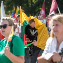 Opozicija įvertino per mitingą sustiprintą Seimo apsaugą: iki ko turėjome nusiristi