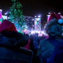 Įžiebta pagrindinė Kauno eglė: mieste prasideda šiltų Kalėdų laukimas