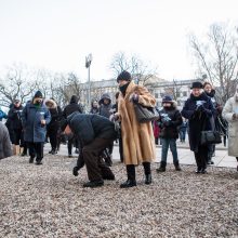 Sausio 13-osios išvakarėse – neužmirštuolės ir laisvės laužai