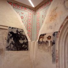 Kaune restauruota zakristijos sienų tapyba